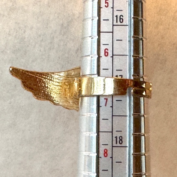 Wing Ring, size 6 3/4, adjustable - Picture 8 of 9